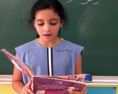 Les CE2 A, CM1B et CM2A vont en BCD, lisent des histoires en arabe… et les racontent en classe !
